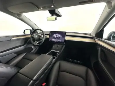2022 Tesla Model Y Long Range Dual Motor AWD photo 2