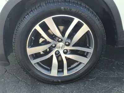 2017 Honda Pilot Elite 4WD photo 4