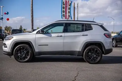 2026 Jeep Compass Altitude 4X4 photo 4