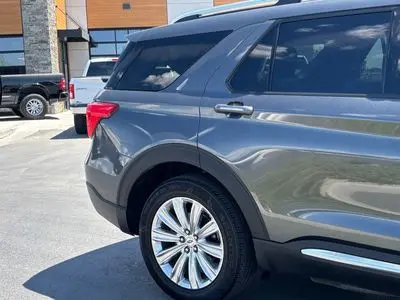 2020 Ford Explorer Limited 4WD photo 3