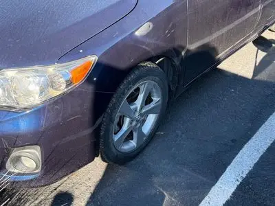 2013 Toyota Corolla LE AT photo 2