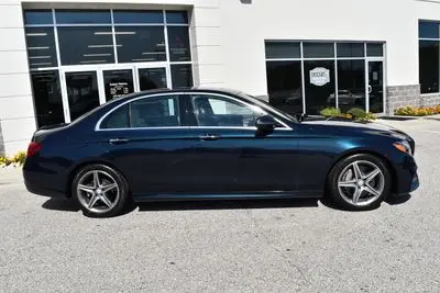 2017 Mercedes-Benz E-Class E300 photo 2