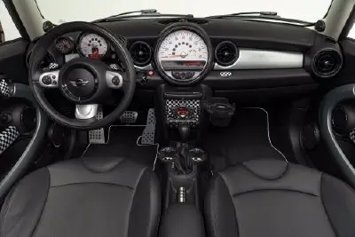 2013 MINI Cooper S photo 2