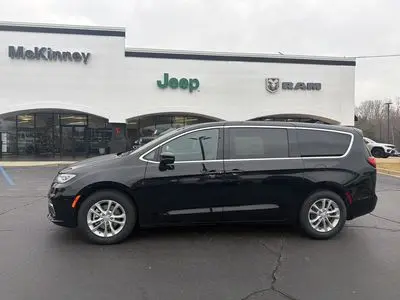 2026 Chrysler Pacifica Select photo 5
