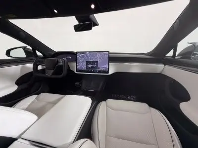 2022 Tesla Model S Plaid photo 2