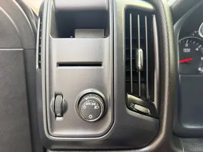 2019 Chevrolet Silverado 1500 Custom 4X4 Double Cab Std Box photo 4