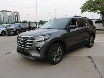 2026 Ford Explorer Active 4WD photo 3
