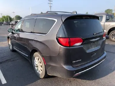 2017 Chrysler Pacifica Touring L photo 5