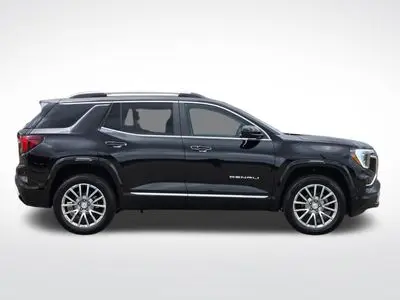 2027 GMC Terrain Denali AWD photo 2
