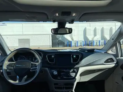 2017 Chrysler Pacifica Limited photo 5