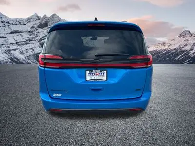 2026 Chrysler Pacifica Select AWD photo 4