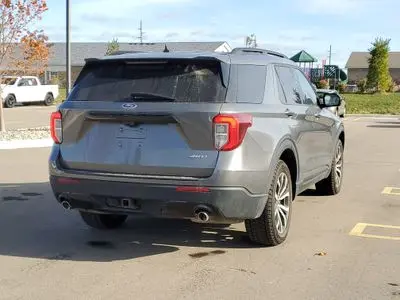 2022 Ford Explorer ST-LINE 4WD photo 4