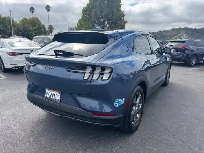 2021 Ford Mustang-Mach-e Select photo 3
