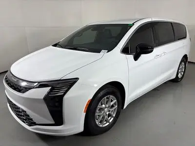 2027 Chrysler Pacifica Select photo 4
