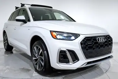 2024 Audi Q5 45 Premium Plus photo 3
