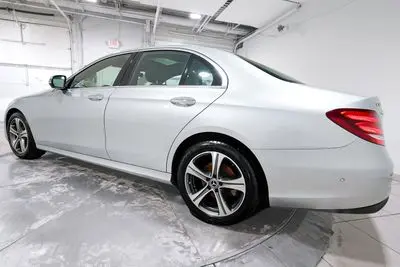 2019 Mercedes-Benz E-Class E300 4MATIC photo 3