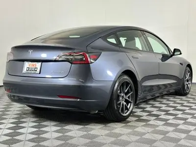 2023 Tesla Model 3 Long Range photo 4