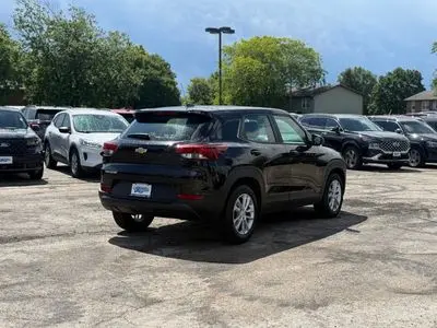 2024 Chevrolet Trailblazer LS photo 3