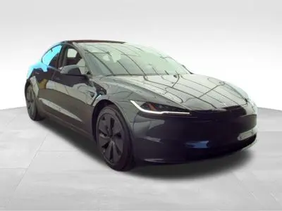 2025 Tesla Model 3 Long Range photo 3