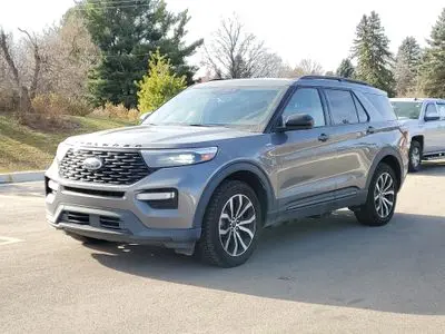 2022 Ford Explorer ST-LINE 4WD photo 2