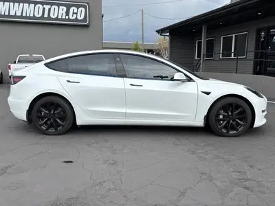 2023 Tesla Model 3 Long Range photo 5
