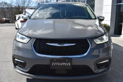 2023 Chrysler Pacifica Limited photo 3