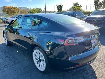 2021 Tesla Model 3 Standard Range Plus photo 5