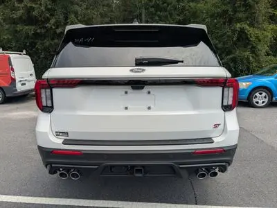 2026 Ford Explorer ST 4WD photo 5