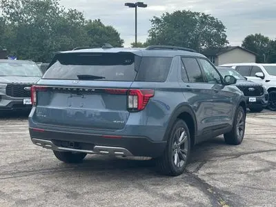 2026 Ford Explorer Active 4WD photo 3