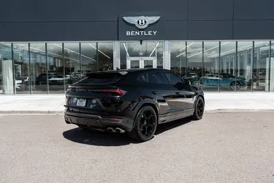 2023 Lamborghini Urus 4.0 V8 Performante photo 3