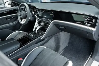 2025 Bentley Flying Spur Speed photo 2