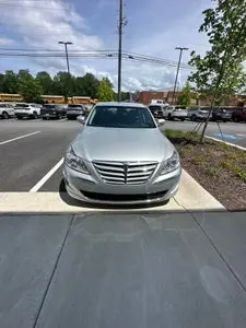 2012 Hyundai Genesis 3.8 photo 2