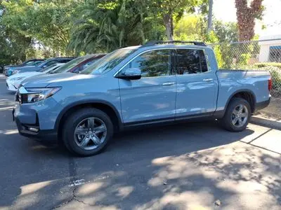 2023 Honda Ridgeline RTL-E AWD photo 3