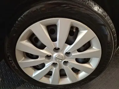 2015 Nissan Leaf S photo 4