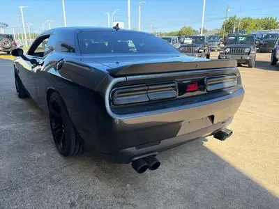 2016 Dodge Challenger Scat Pack photo 2
