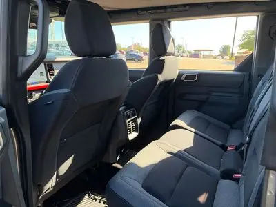 2025 Ford Bronco Base 4WD photo 4