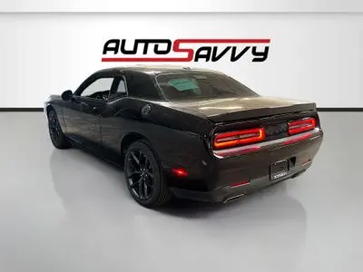 2023 Dodge Challenger SXT Auto photo 5