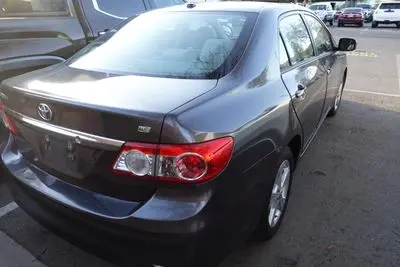 2012 Toyota Corolla LE AT photo 3