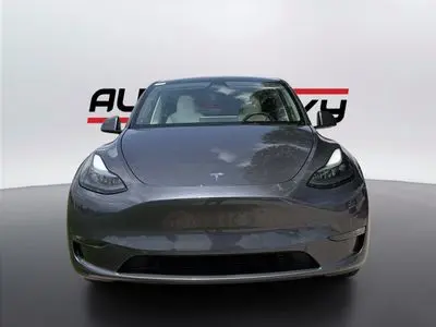 2023 Tesla Model Y Rear Wheel Drive photo 2