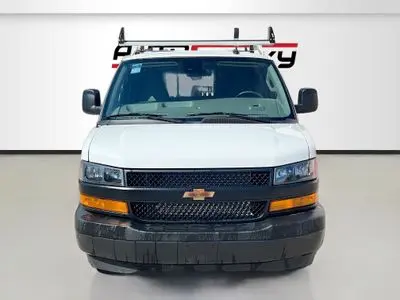 2025 Chevrolet Express 2500 Work Van HD photo 2
