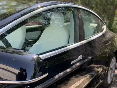 2020 Tesla Model 3 Standard Range Plus photo 4