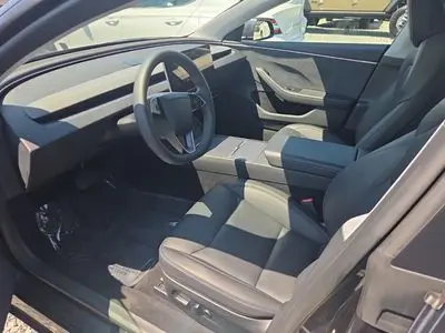 2025 Tesla Model 3 Long Range AWD photo 3