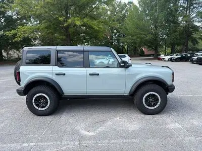 2023 Ford Bronco Badlands 4x4 photo 5