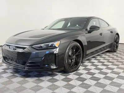 2023 Audi e-tron GT Prestige quattro photo 4