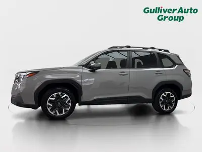 2025 Subaru Forester Premium photo 2