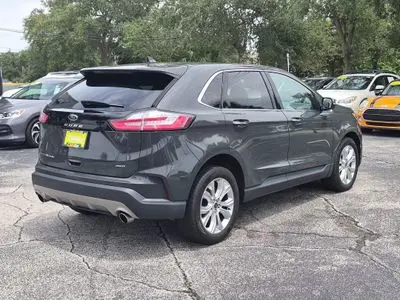 2021 Ford Edge Titanium AWD photo 5