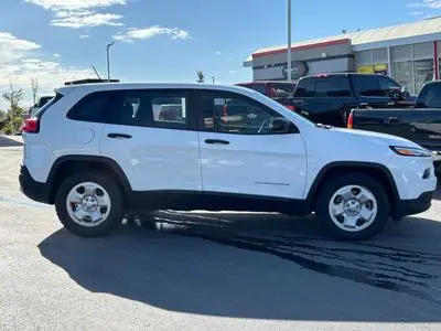 2018 Jeep Cherokee Sport photo 5