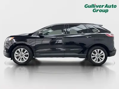 2022 Ford Edge Titanium AWD photo 3