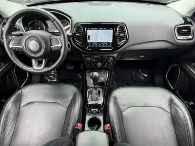 2017 Jeep Compass Limited 4X4 photo 3