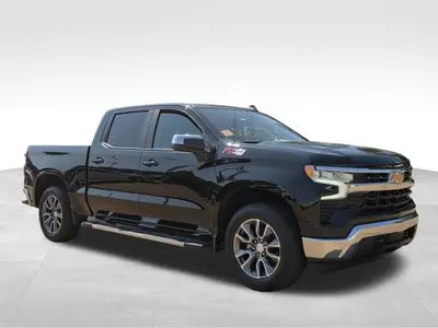 2023 Chevrolet Silverado 1500 LT 4WD Crew Cab Short Box photo 4